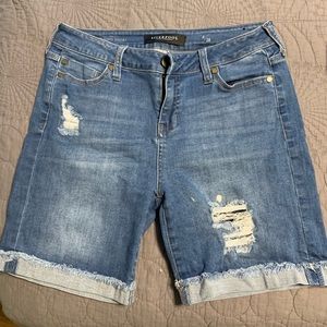 Liverpool jeans walking shorts, size 6